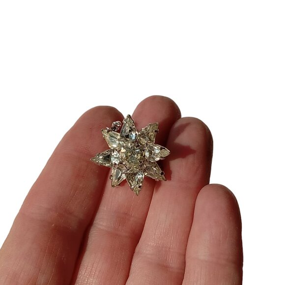 Vintage Snowflake Style Rhinestone Pin, Brooch - Picture 10 of 12